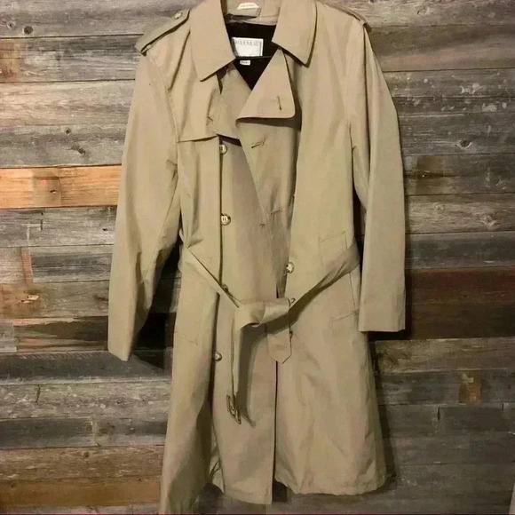 woodmere Jackets & Blazers - Vintage high quality Woodmere detachable lined trench pockets buckle details